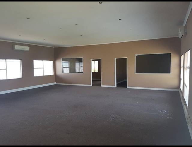 996M² WAREHOUSE FOR SALE IN KYA SANDS